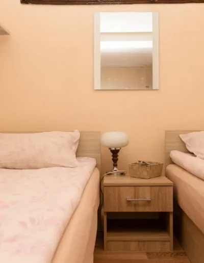 Две двойни стаи за четири души ⏐ гр. Русе ⏐ Нощувки