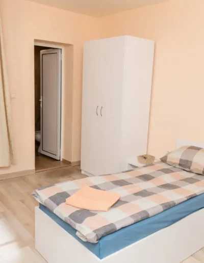 Тройна стая Единични легла ⏐ гр. Русе ⏐ Нощувки