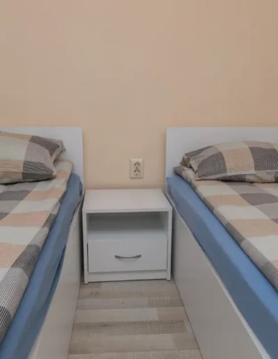 Тройна стая Единични легла ⏐ гр. Русе ⏐ Нощувки