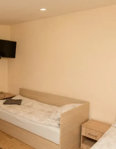 Две двойни стаи за четири души ⏐ гр. Русе ⏐ Нощувки